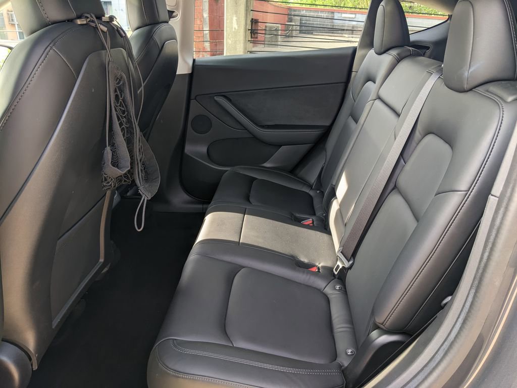 Used 2020 Tesla Model Y Long Range image 23