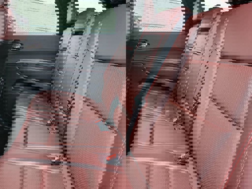 Used 2023 Dodge Durango GT image 12