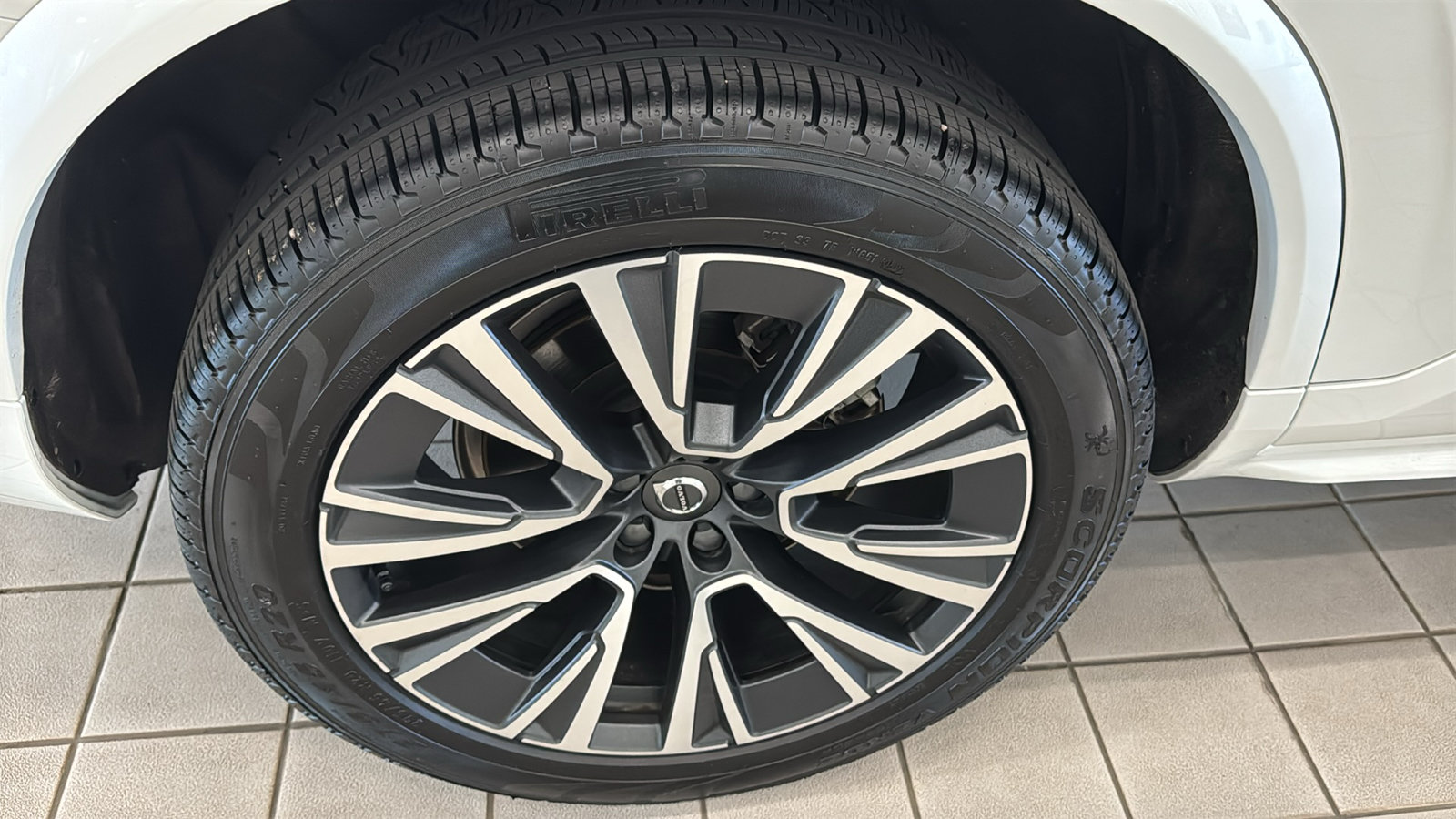 Used 2022 Volvo XC90 T6 Momentum w/ Advanced Package AWD/4WD image 32