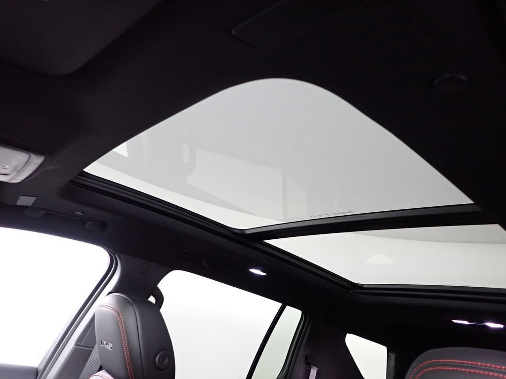 New 2027 Chevrolet Traverse RS w/ LPO, Floor Liner Package AWD/4WD image 8