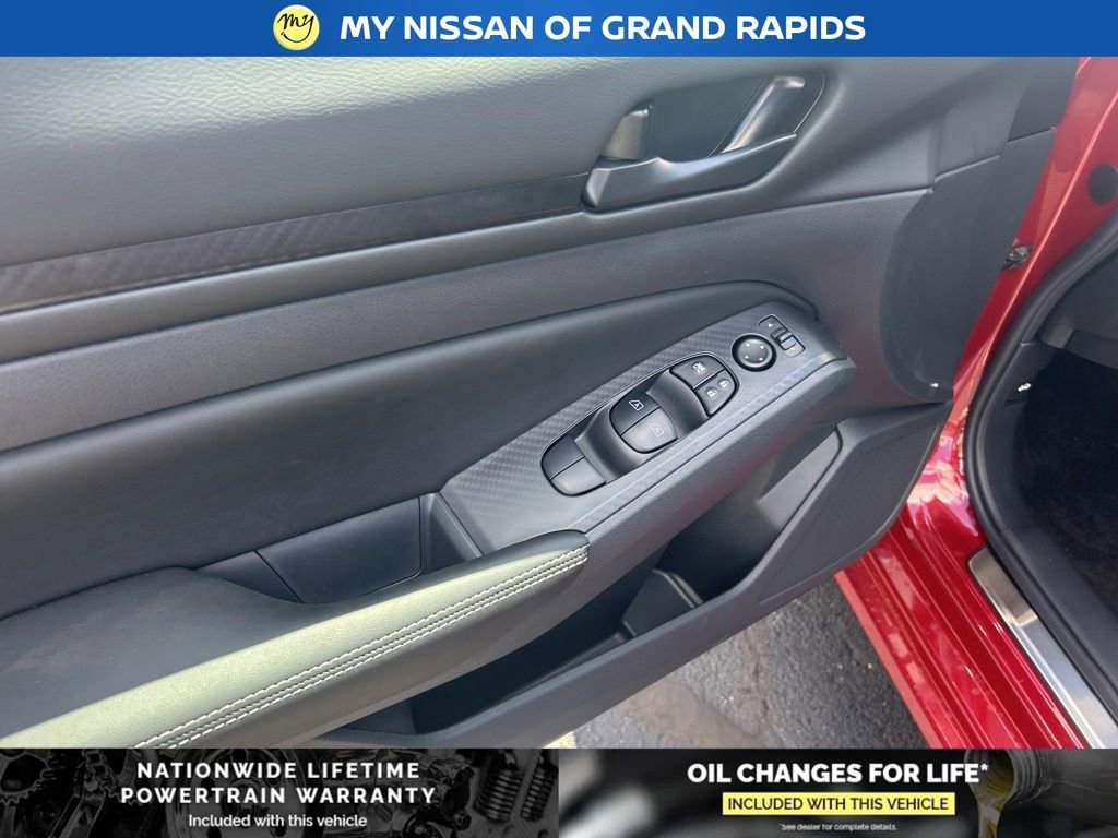 New 2026 Nissan Altima 2.5 SV w/ SV Special Edition Package AWD/4WD image 11