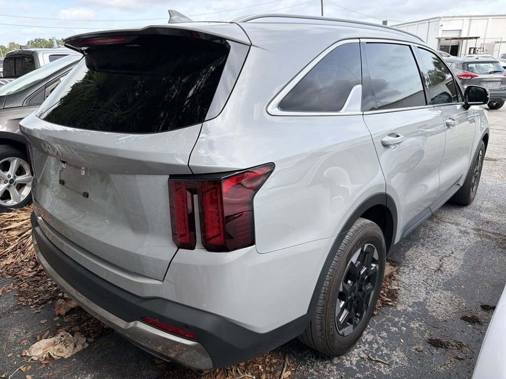 Certified 2024 Kia Sorento S w/ Panoramic Sunroof Package FWD image 10