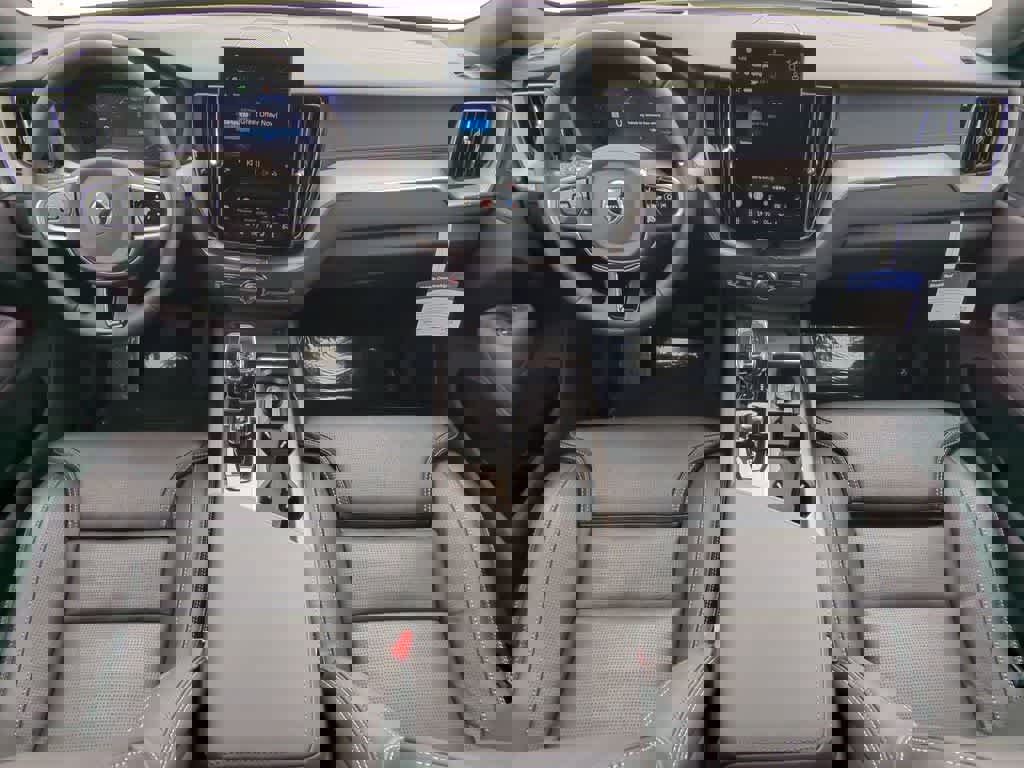 Used 2026 Volvo XC60 B5 Ultra w/ Protection Package Premier image 14