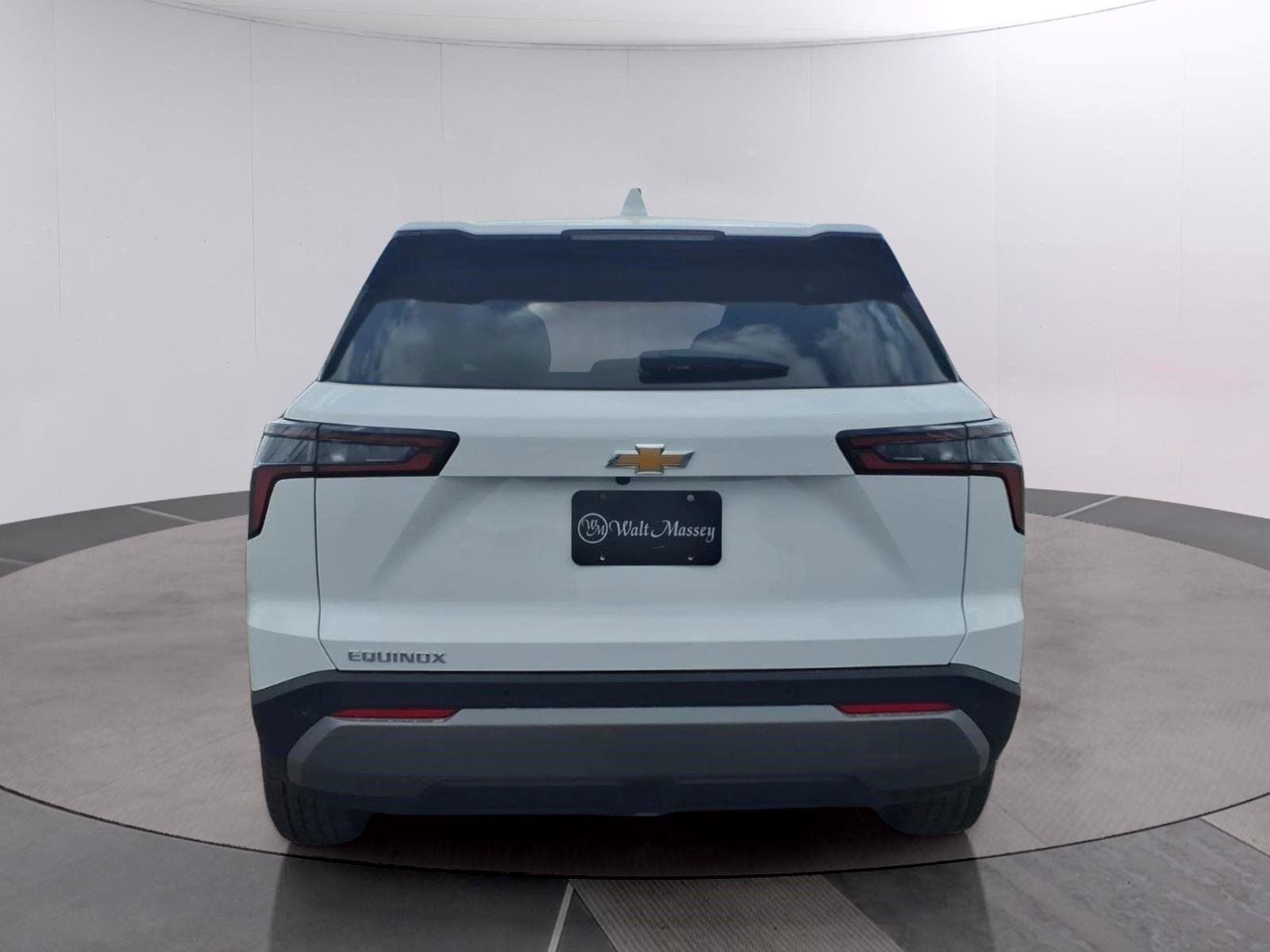New 2026 Chevrolet Equinox LT w/ LPO, Floor Liner Package FWD image 4