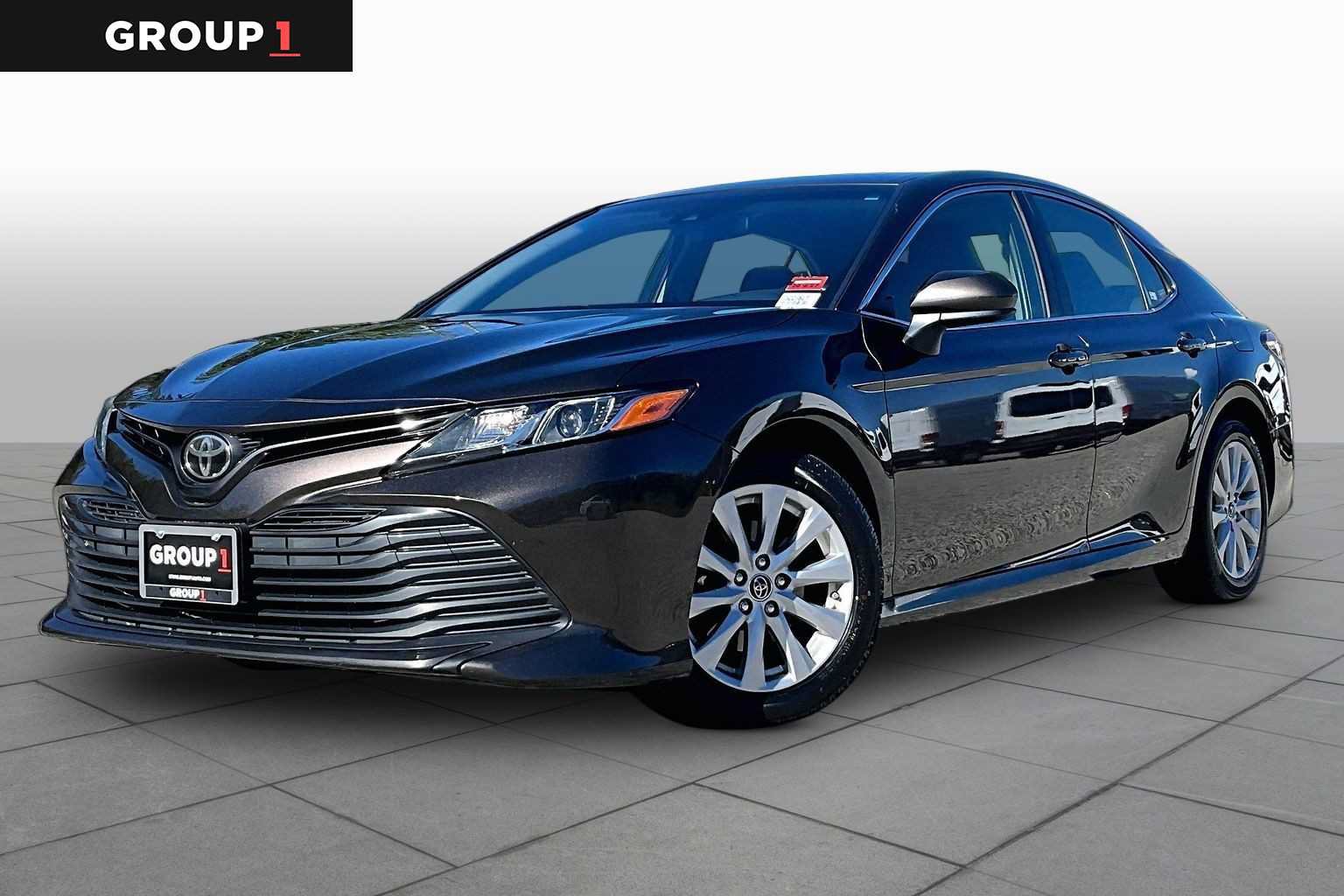 Used 2018 Toyota Camry LE FWD image 1