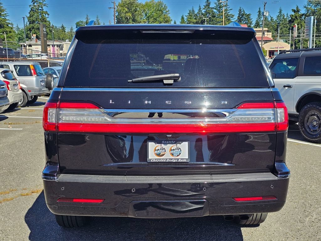 Used 2019 Lincoln Navigator Reserve AWD/4WD image 5