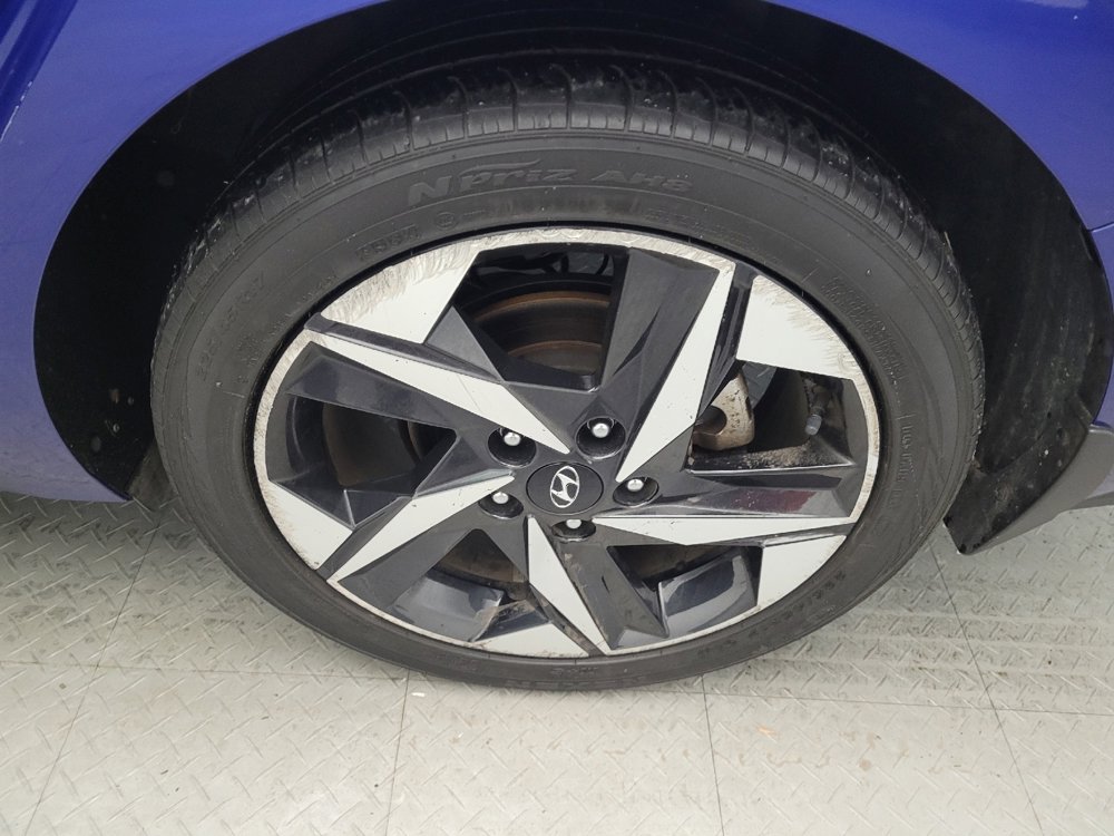 Used 2023 Hyundai Elantra SEL w/ Convenience Package image 31