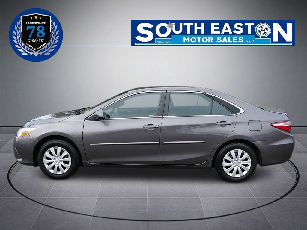 Used 2017 Toyota Camry LE image 7