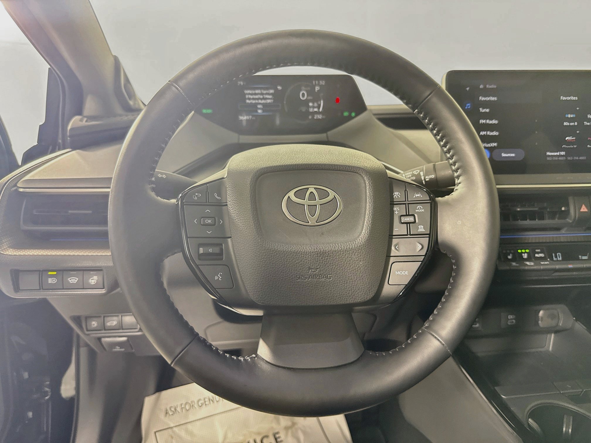 Used 2024 Toyota Prius Limited w/ Limited Premium Package FWD image 12