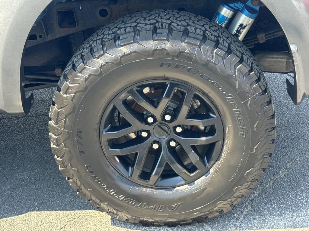 Used 2017 Ford F150 Raptor w/ Equipment Group 801A Mid AWD/4WD image 19