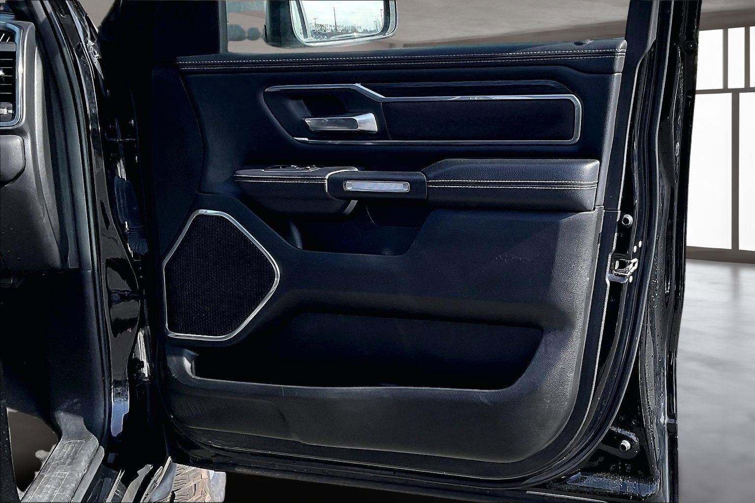 Used 2024 RAM 1500 Laramie image 29