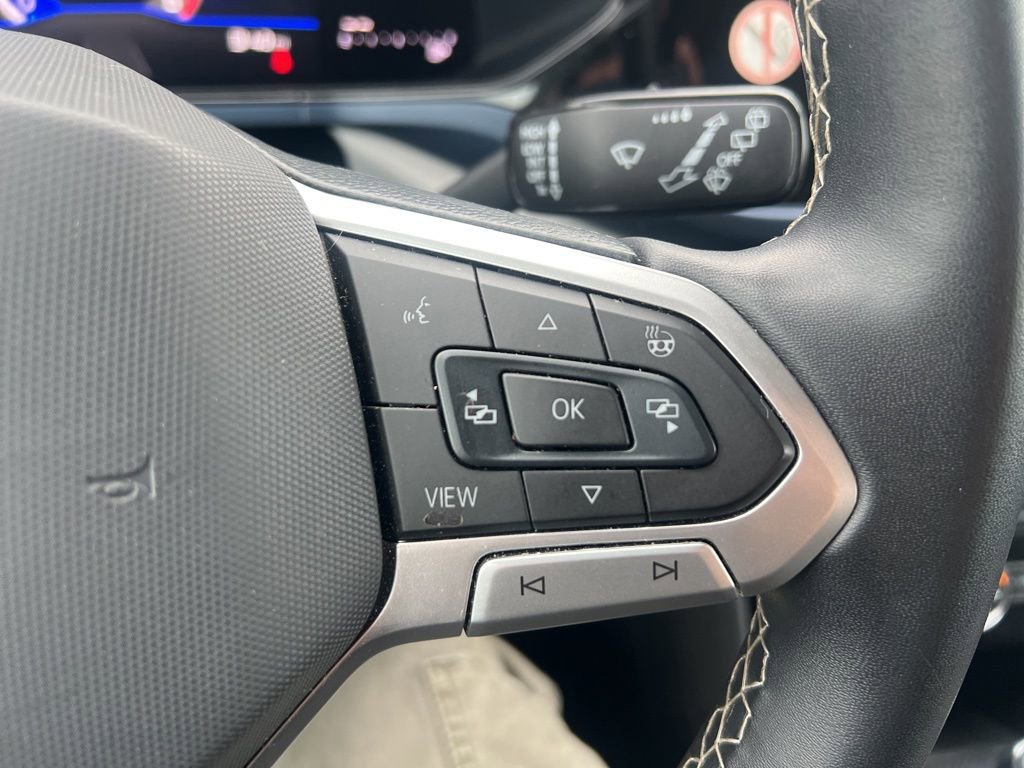 Used 2024 Volkswagen Taos SE image 17