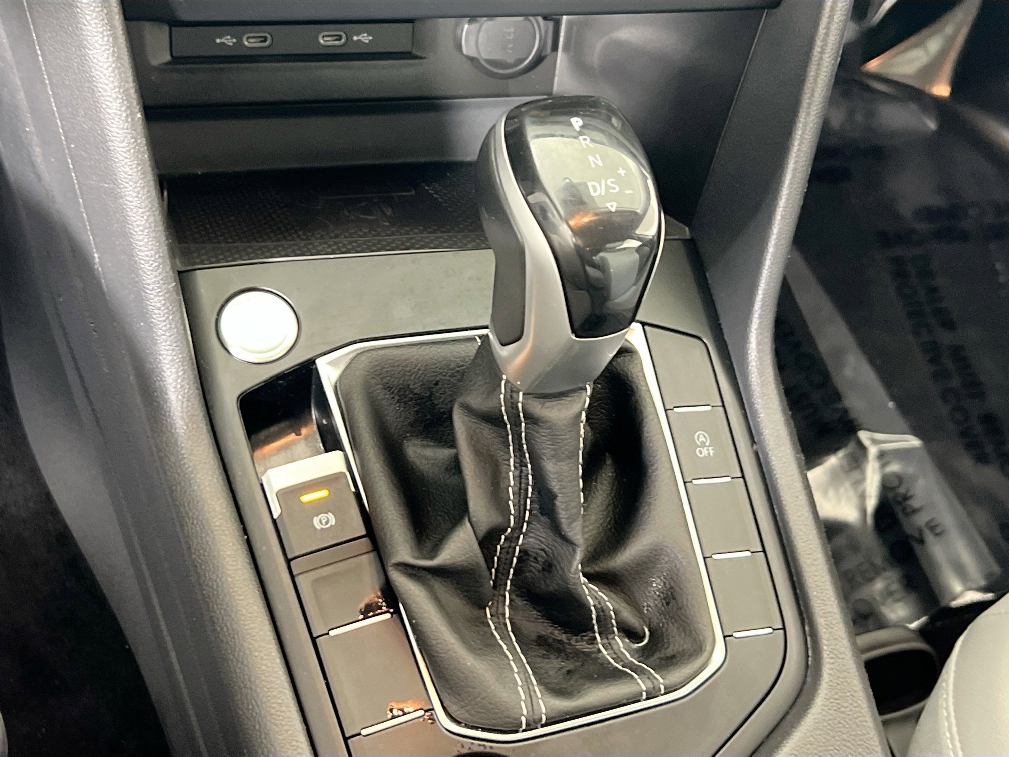 Used 2022 Volkswagen Taos SE AWD/4WD image 16