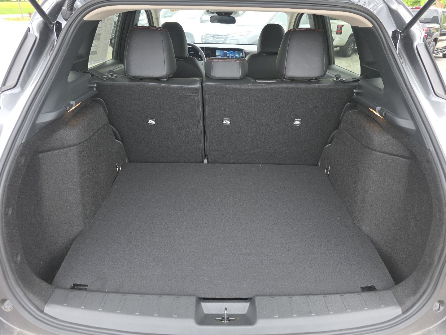 New 2026 Nissan Kicks SR AWD/4WD image 22