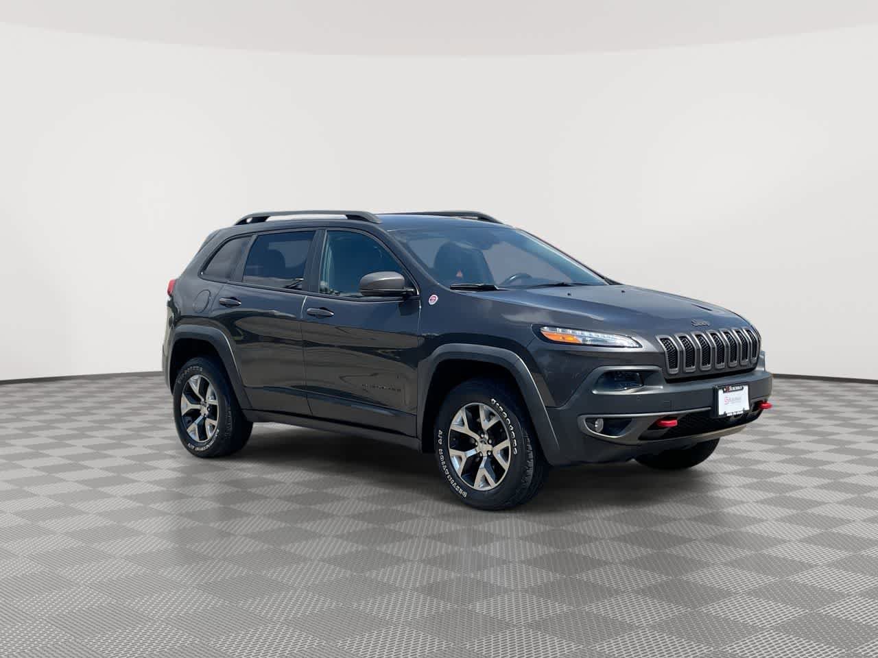 Used 2014 Jeep Cherokee Trailhawk w/ Technology Group AWD/4WD video 2