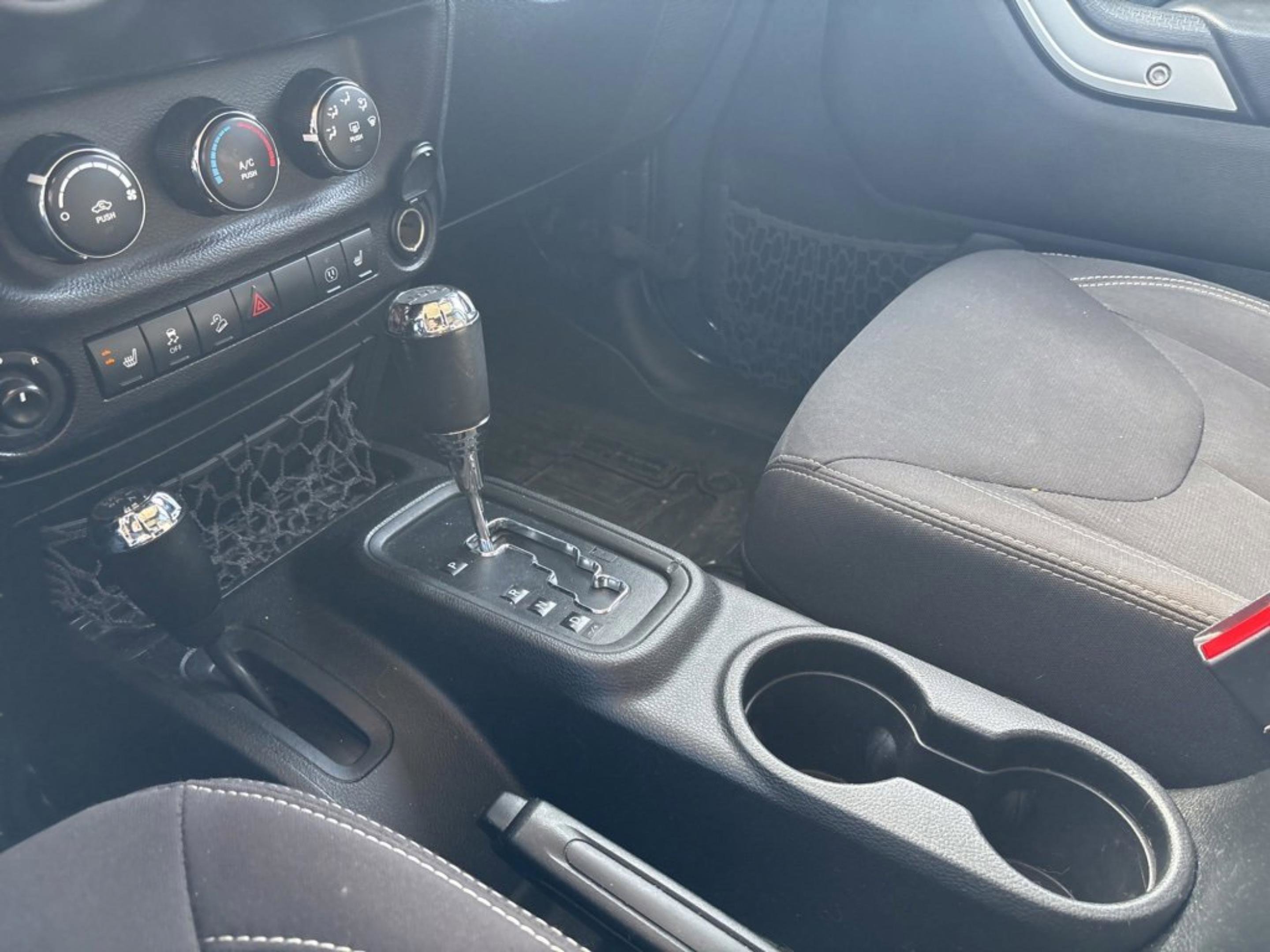 Used 2017 Jeep Wrangler Unlimited Sahara w/ Connectivity Group image 22