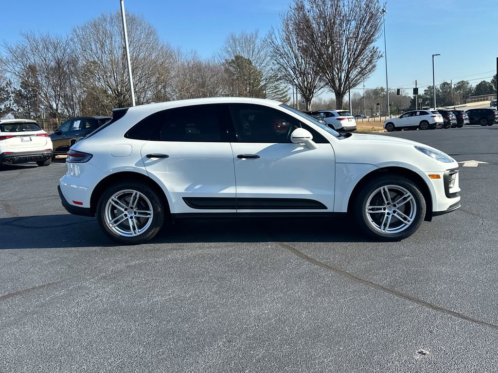 Used 2022 Porsche Macan Base image 8