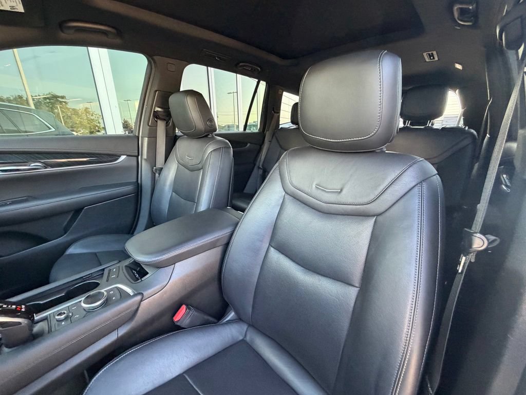 Used 2021 Cadillac XT6 Premium Luxury FWD image 14