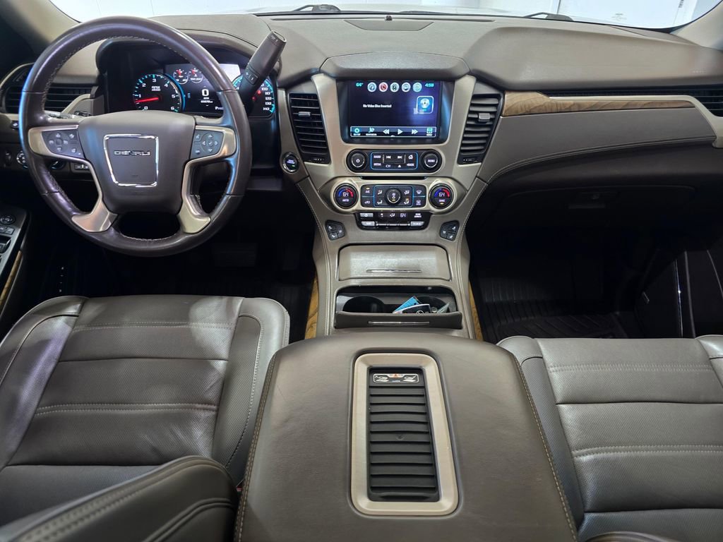 Used 2019 GMC Yukon XL Denali w/ Denali Ultimate Package AWD/4WD image 9