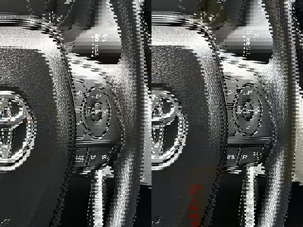 Used 2025 Toyota Corolla LE image 14