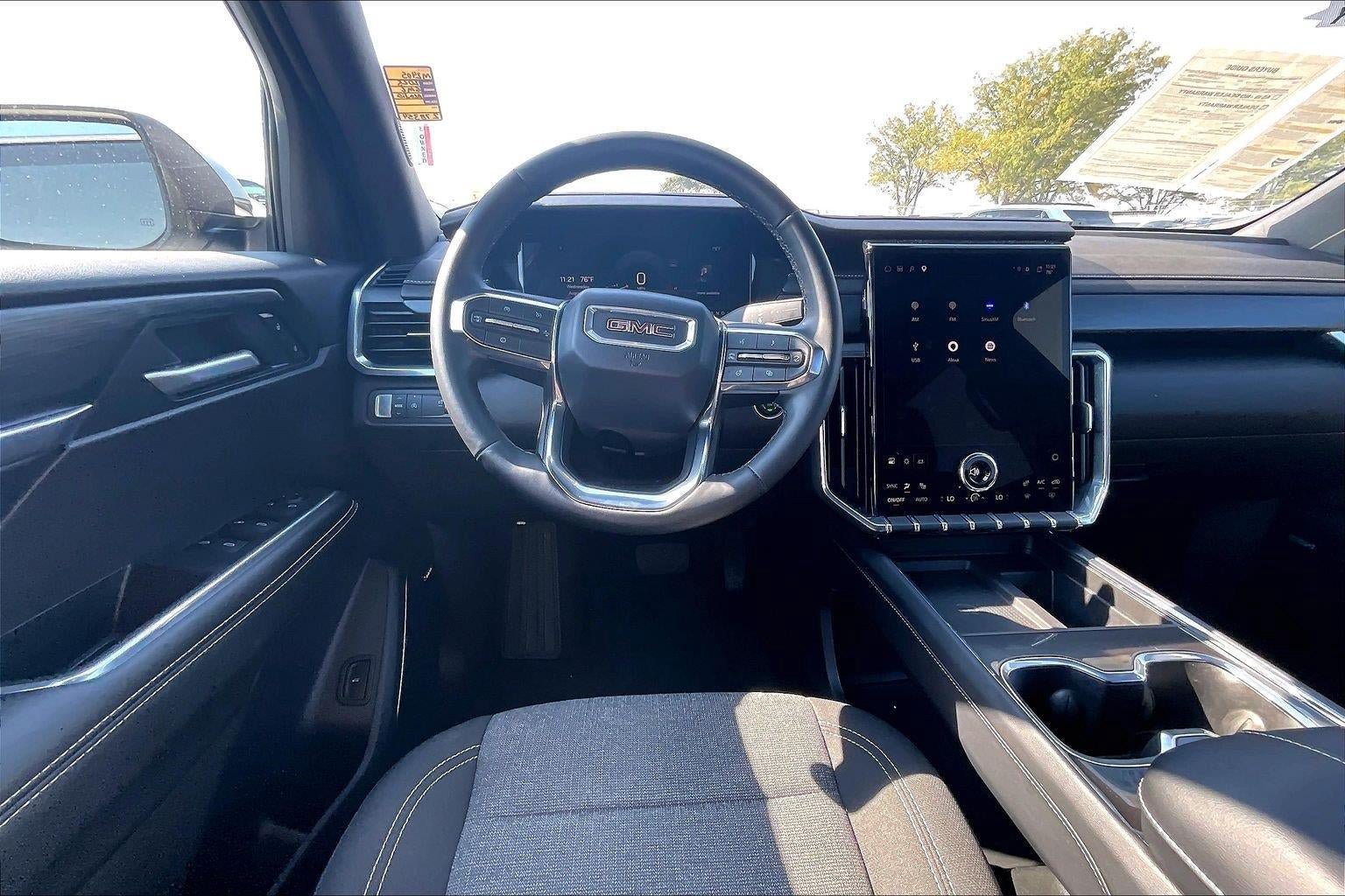 Used 2025 GMC Acadia Elevation FWD image 5