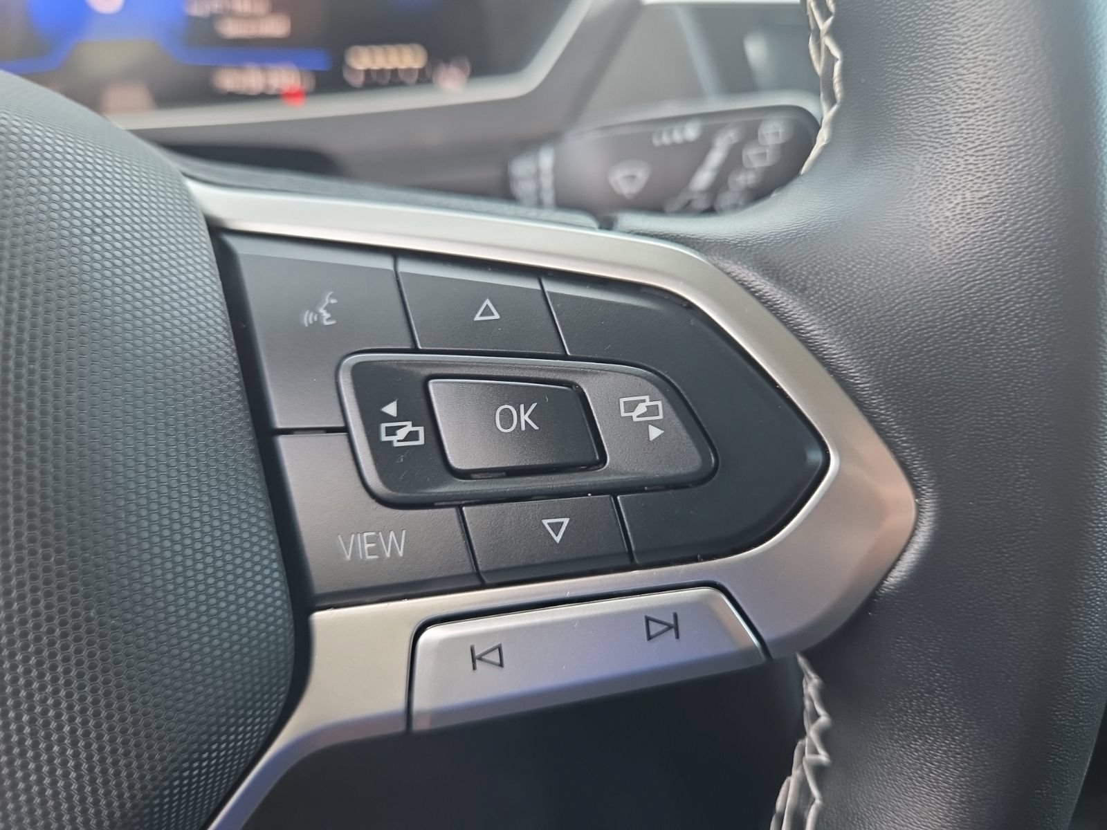 Certified 2024 Volkswagen Tiguan SE AWD/4WD image 26