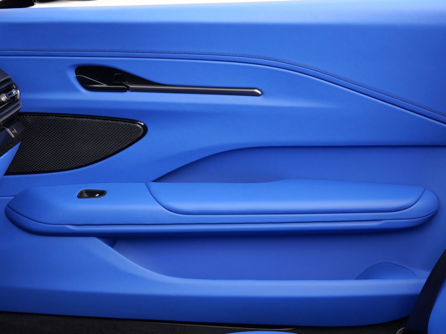 New 2026 Aston Martin V8 Vantage S image 19