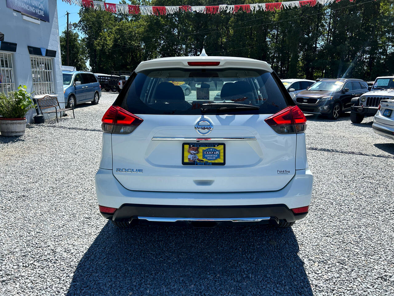 Used 2017 Nissan Rogue S image 4