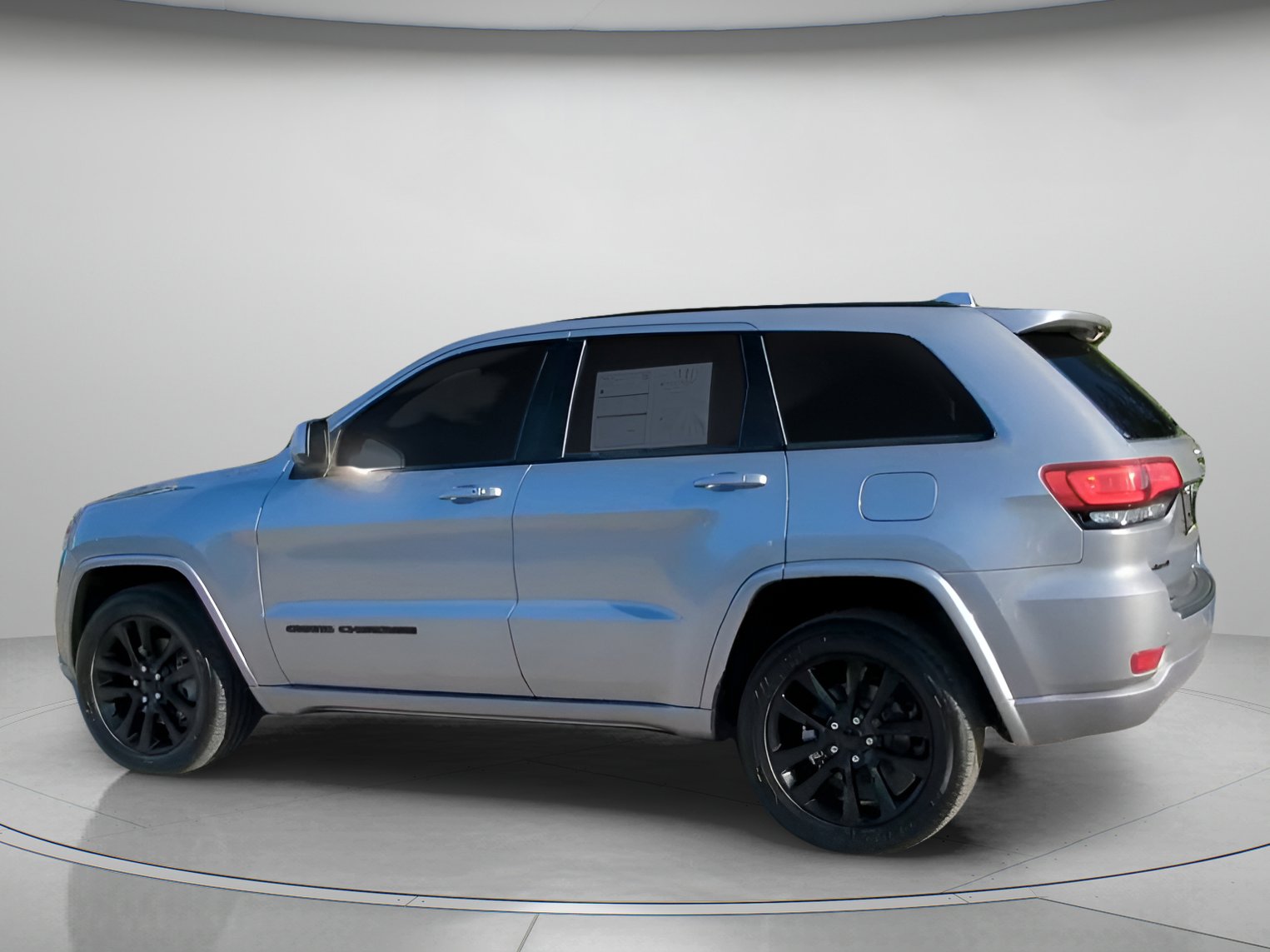Used 2021 Jeep Grand Cherokee Laredo X image 17