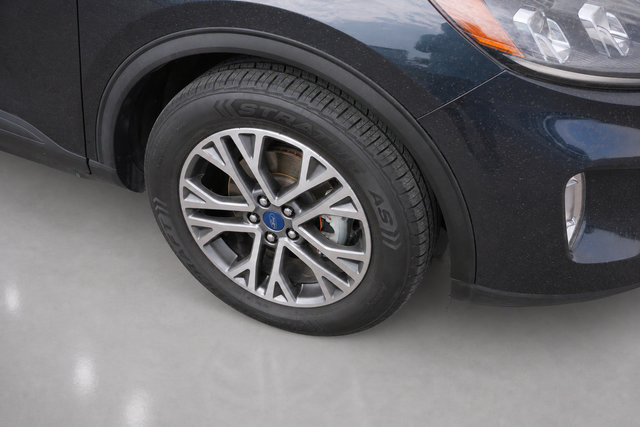 Used 2022 Ford Escape SEL w/ Technology Package FWD image 9