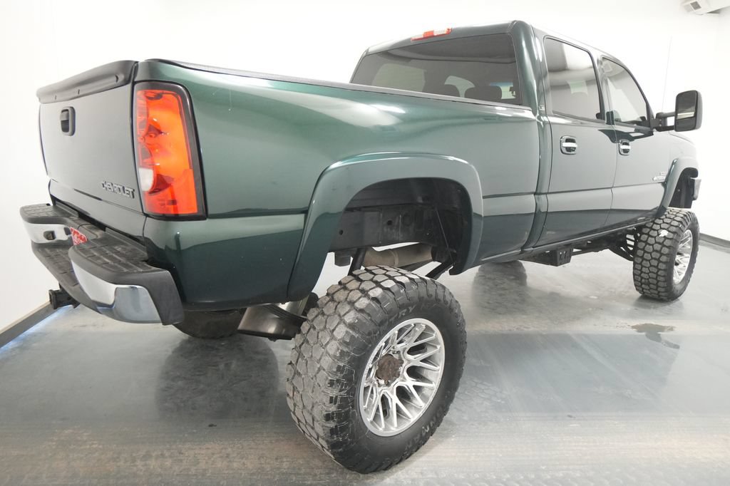 Used 2004 Chevrolet Silverado 2500 LS w/ Skid Plate Package AWD/4WD image 8