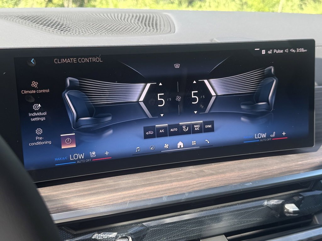 Used 2026 BMW X5 xDrive50e w/ Premium Package image 10