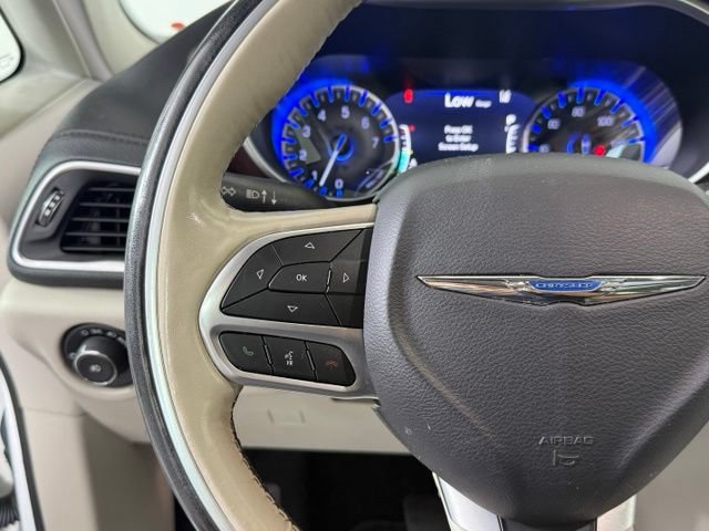 Used 2019 Chrysler Pacifica Limited w/ Advanced Safetytec Group FWD image 43