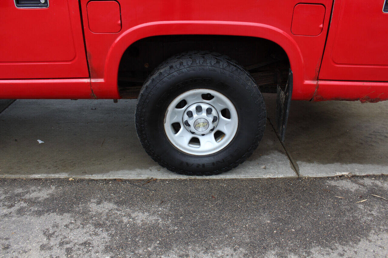 Used 2005 Chevrolet Silverado 3500 4x4 Regular Cab image 21