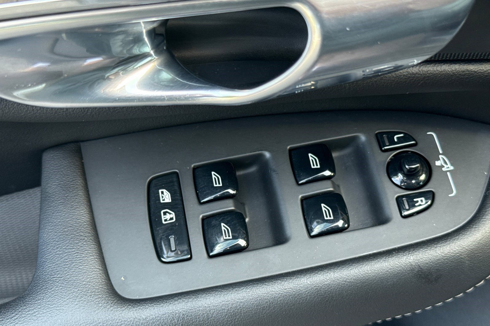 Used 2022 Volvo XC90 T8 Inscription w/ Advanced Package image 13