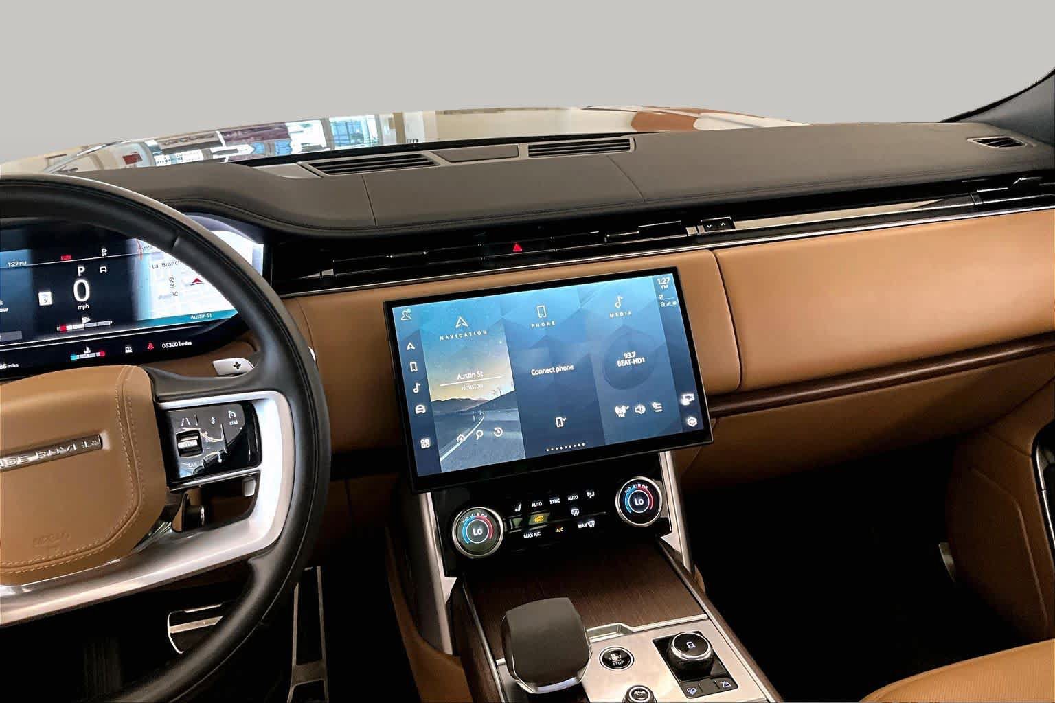 Used 2023 Land Rover Range Rover SE AWD/4WD image 6