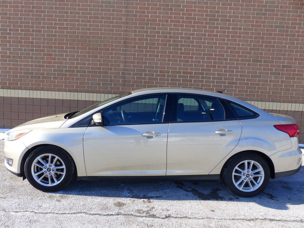 Used 2017 Ford Focus SE FWD image 5