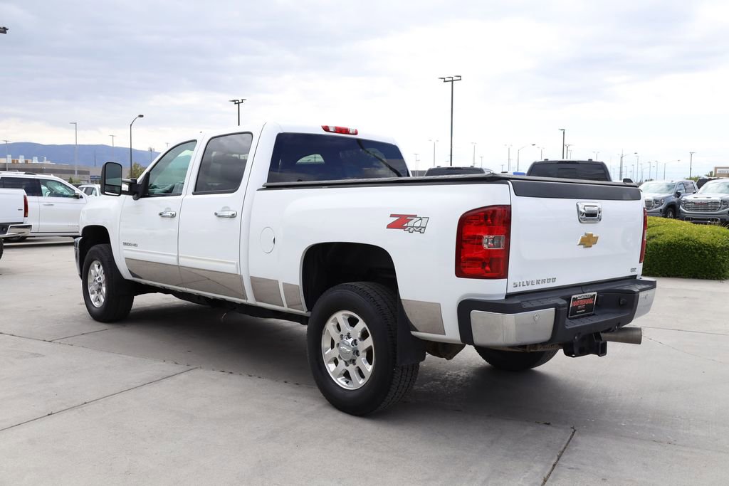 Used 2014 Chevrolet Silverado 3500 LTZ w/ LTZ Plus Package AWD/4WD image 4