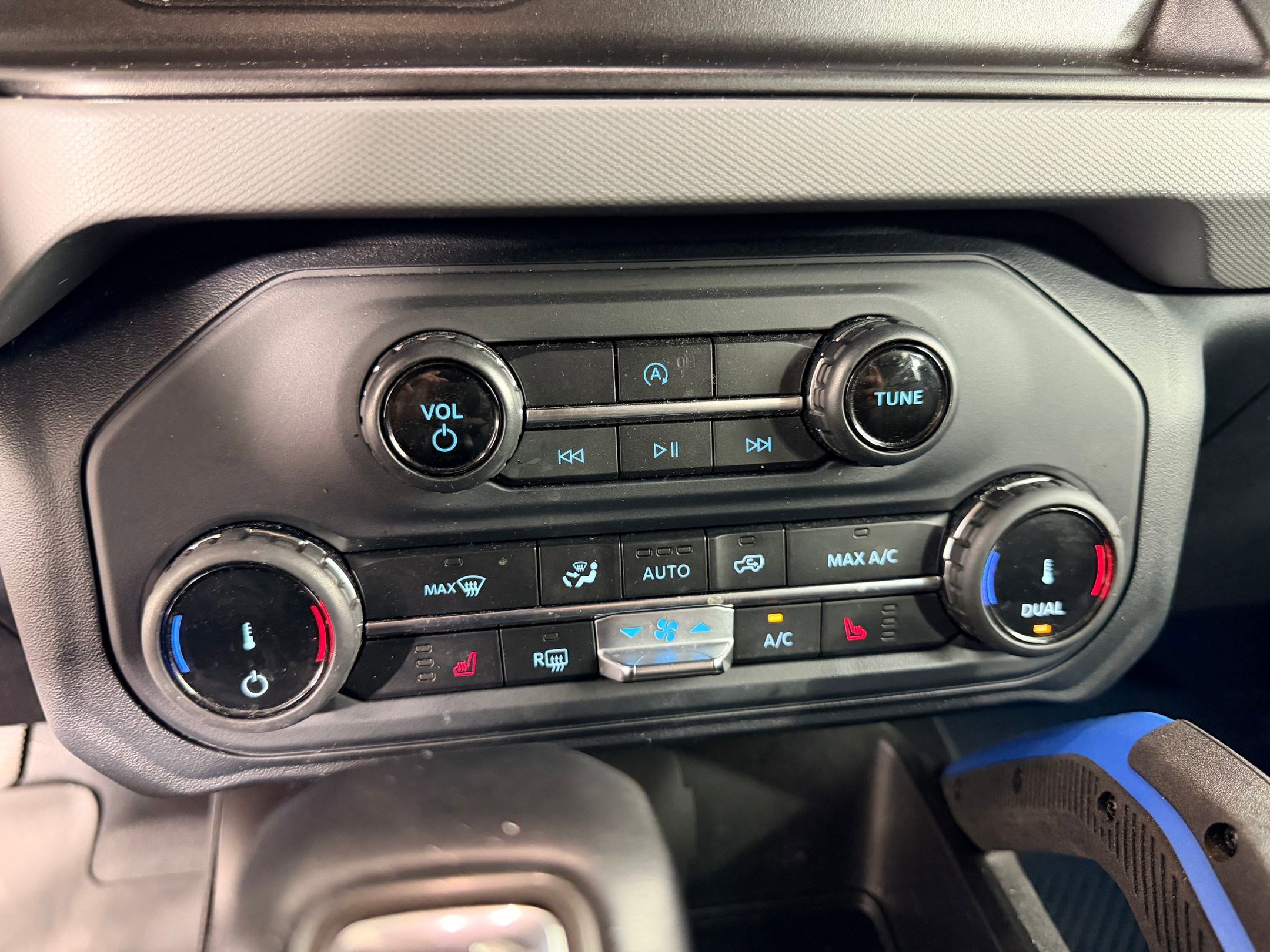 Used 2022 Ford Bronco Black Diamond image 21