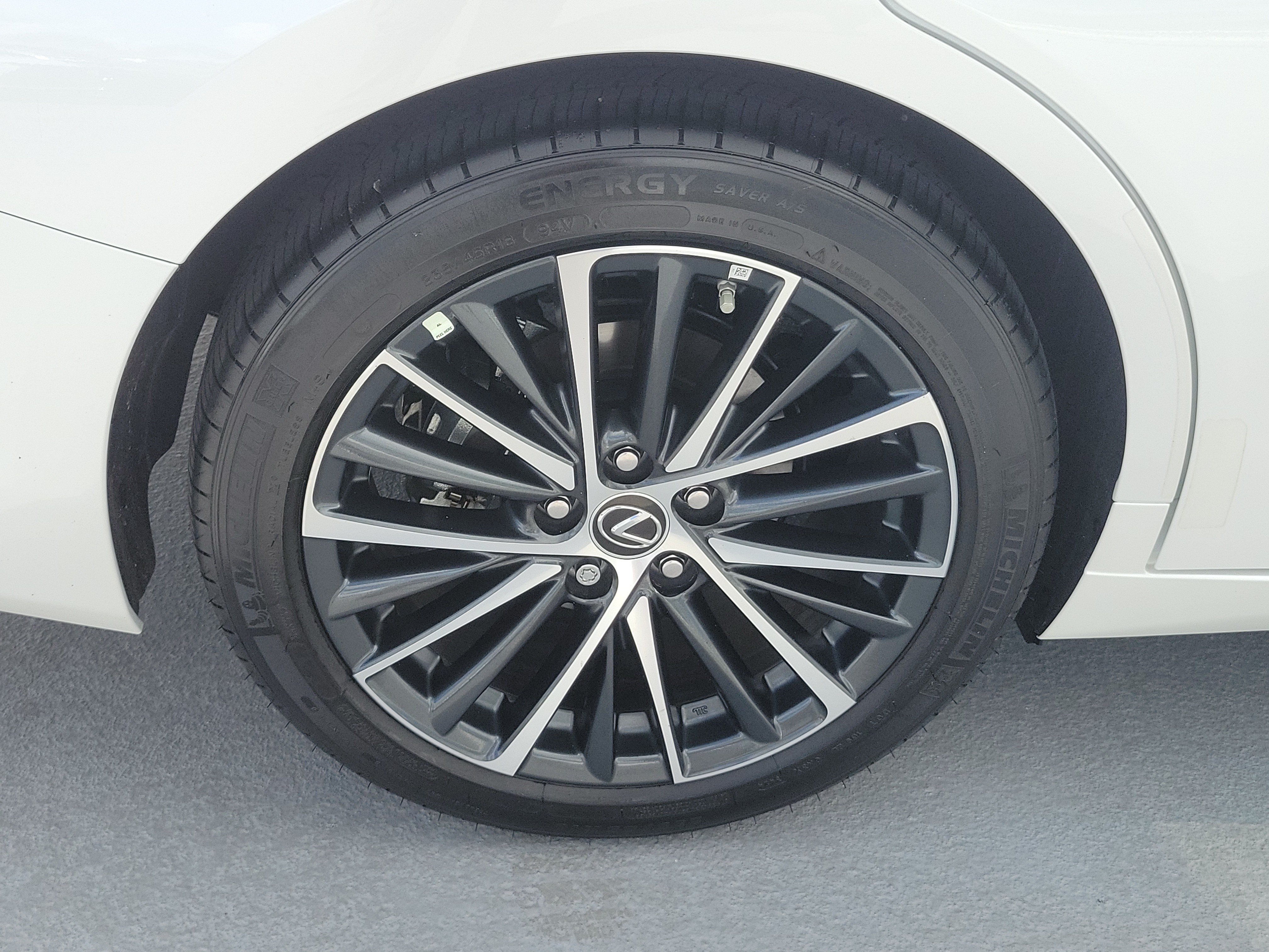 Certified 2025 Lexus ES 300h w/ Premium Package FWD image 7