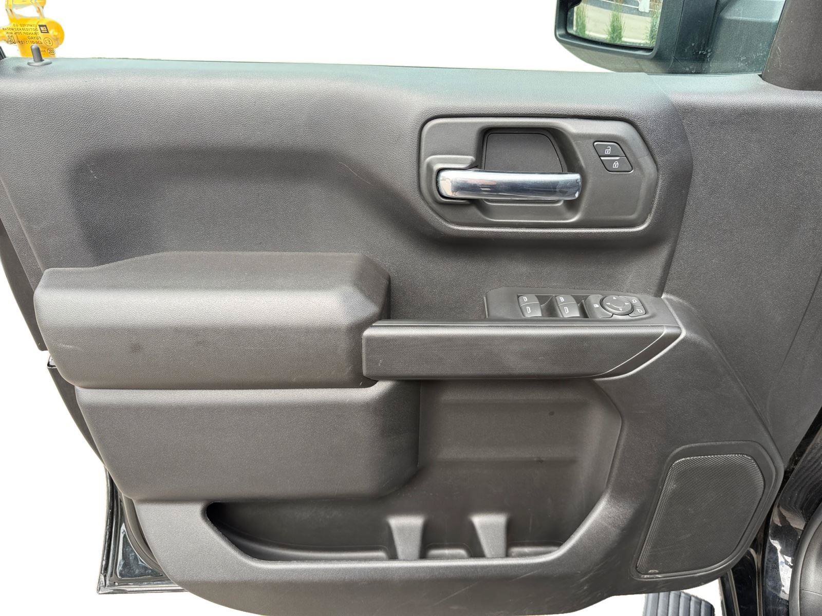 Used 2024 GMC Sierra 1500 Pro w/ Graphite Edition AWD/4WD image 9