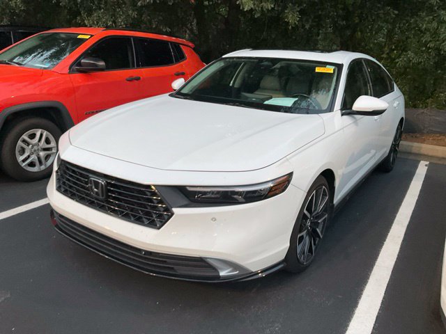 Used 2024 Honda Accord Touring image 11