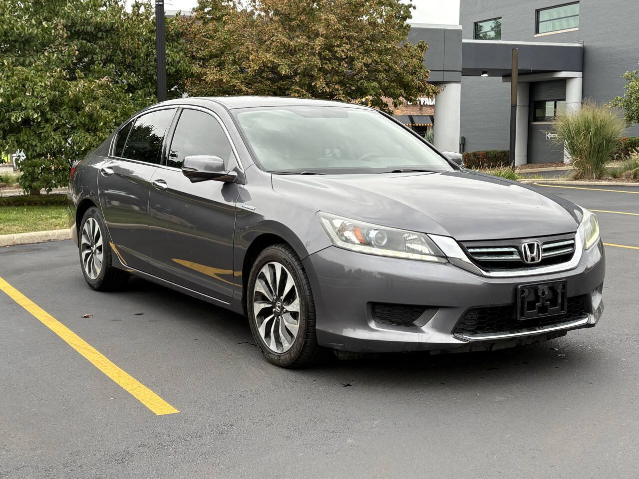 Used 2015 Honda Accord Hybrid Sedan image 6