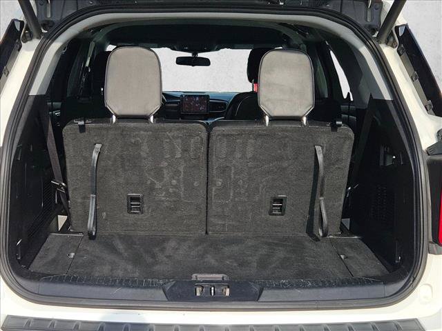Used 2020 Ford Explorer XLT w/ Equipment Group 202A RWD image 5
