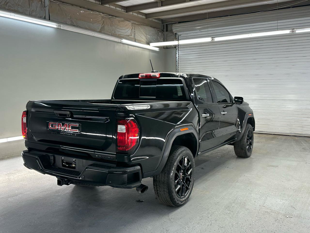 Used 2024 GMC Canyon Denali w/ LPO, Denali Black Edition AWD/4WD image 8