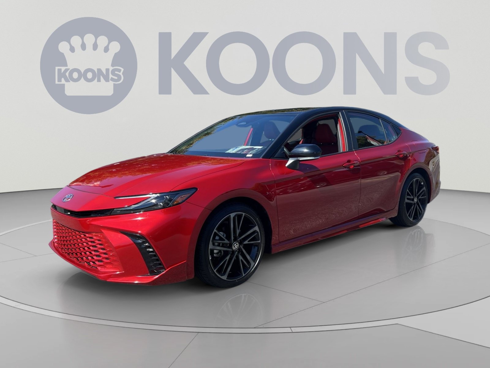Used 2025 Toyota Camry XSE FWD image 1
