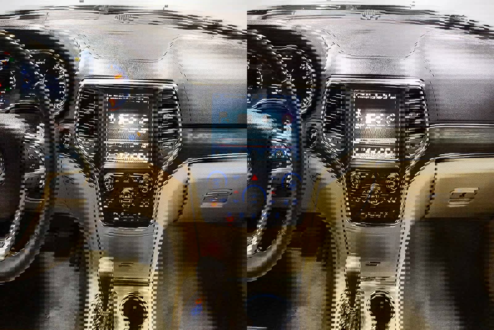 Used 2017 Jeep Grand Cherokee Overland image 14