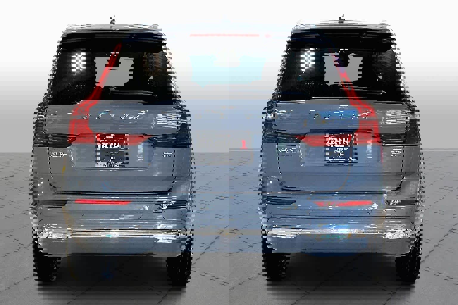 Used 2023 Volvo XC60 B5 Plus w/ Climate Package image 5