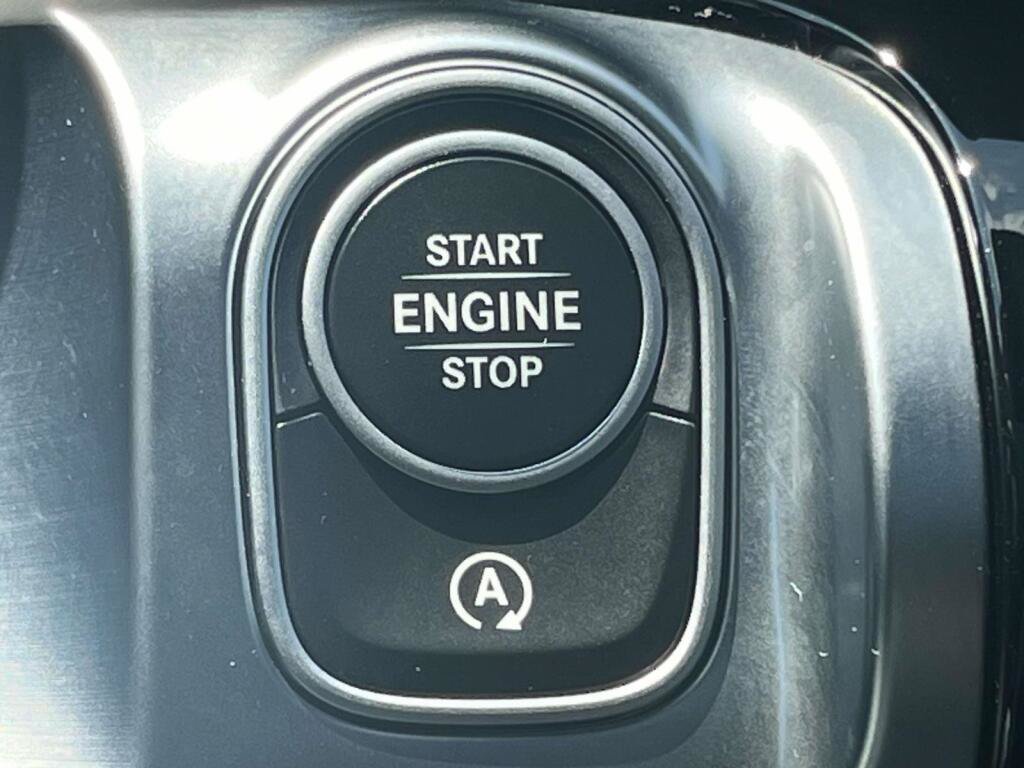 Certified 2024 Mercedes-Benz GLB 250 4MATIC image 39