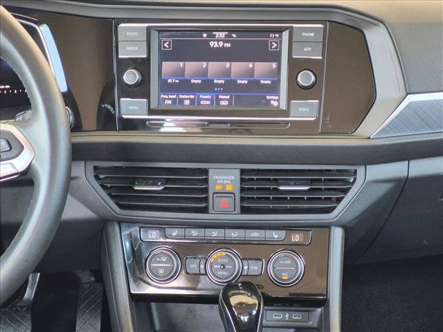 Used 2024 Volkswagen Jetta SE FWD image 14